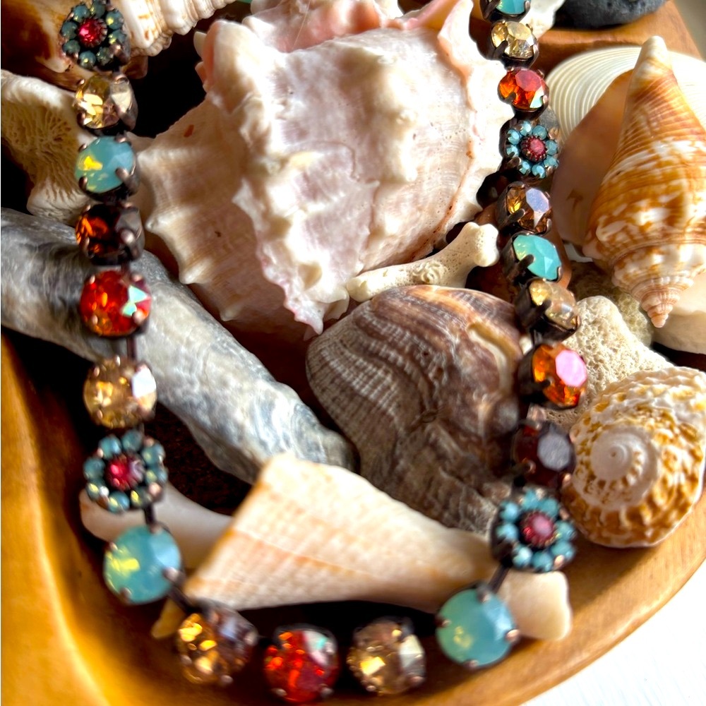 Elegant Multicolor Crystal Necklace - Picture 3 of 4